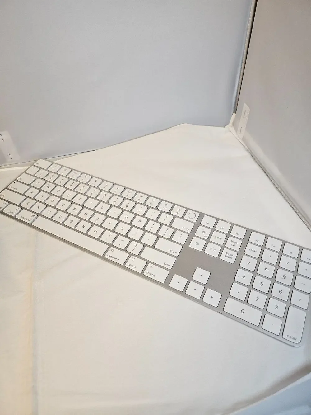 Apple Magic Keyboard w/ Touch ID and Numeric Keypad White A2520
